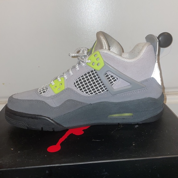 2020 Air Jordan 4 Retro SE ‘Neon 95’ - Picture 6 of 9